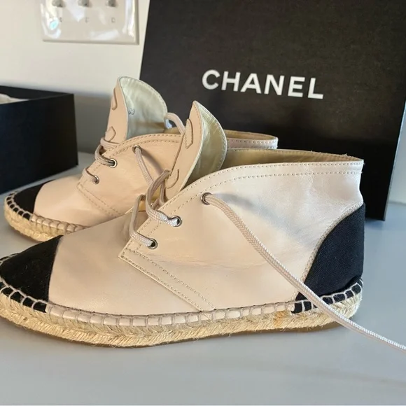 CHANEL Women's Cream and Black Ankle Boots Espadrilles Leather With Box Sz 38 - Picture 2 of 8